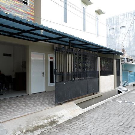 Reddoorz Hostel Near Kota Lama Semarang Exteriör bild
