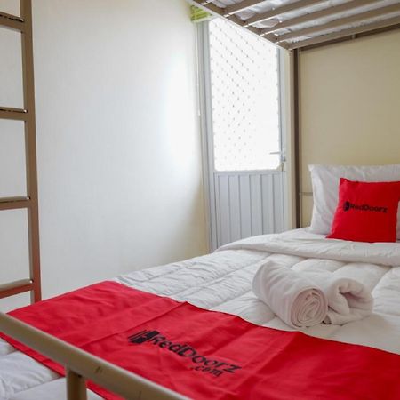 Reddoorz Hostel Near Kota Lama Semarang Exteriör bild