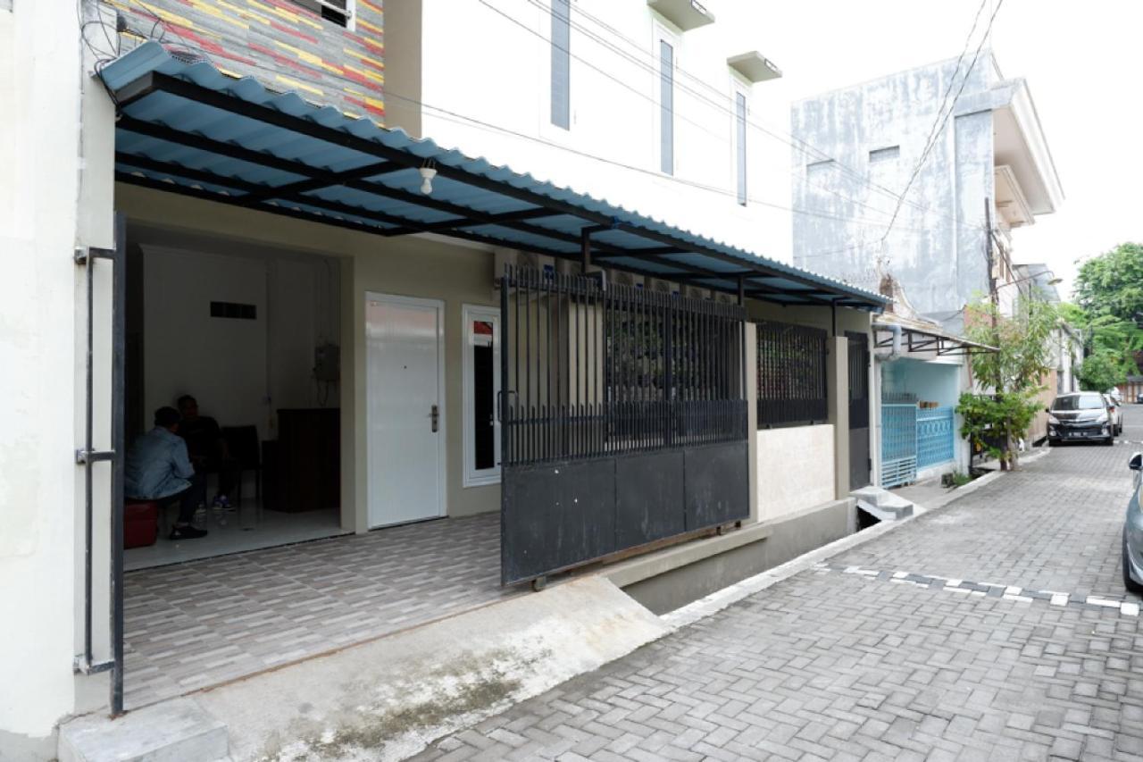Reddoorz Hostel Near Kota Lama Semarang Exteriör bild