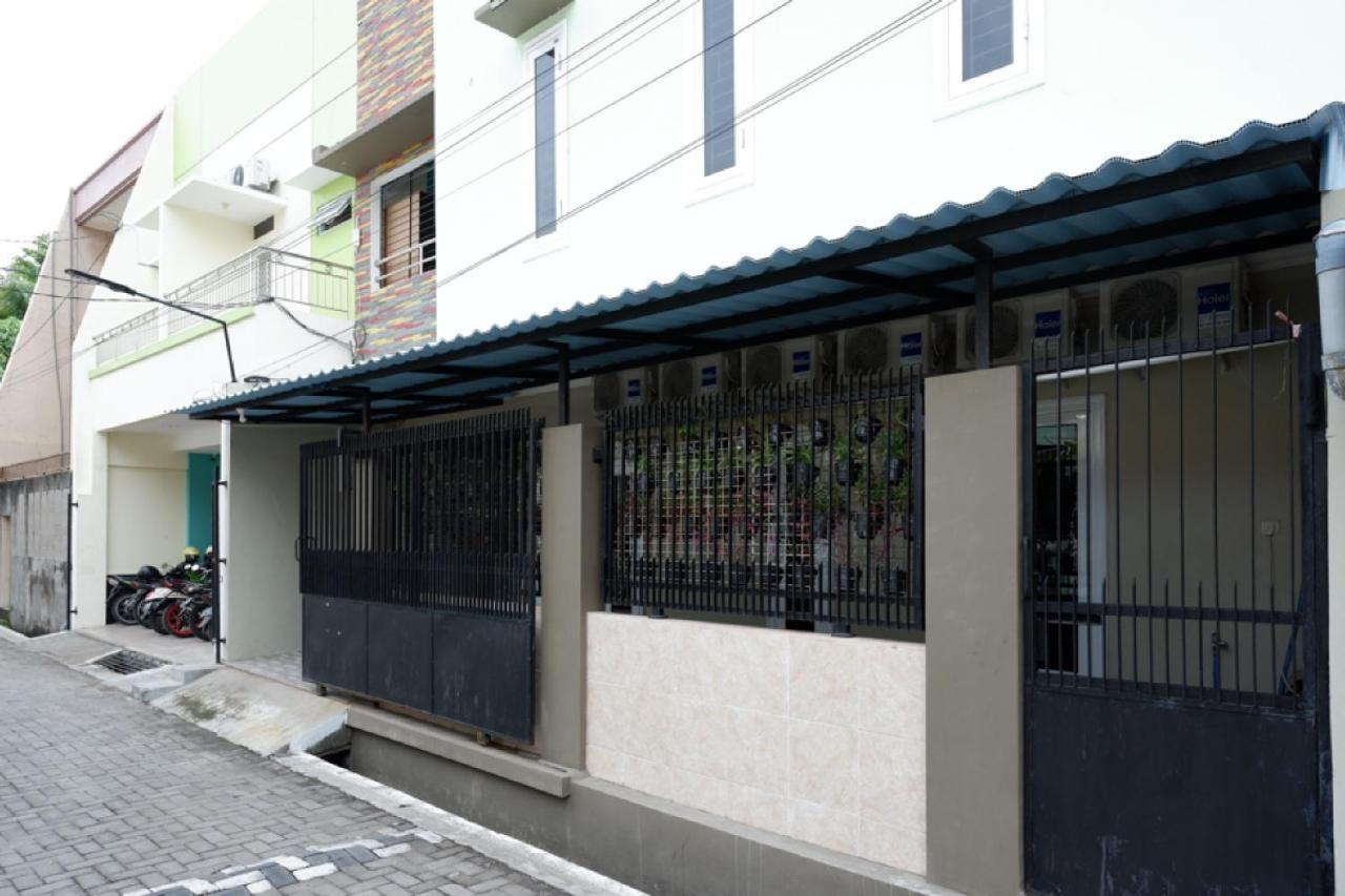 Reddoorz Hostel Near Kota Lama Semarang Exteriör bild