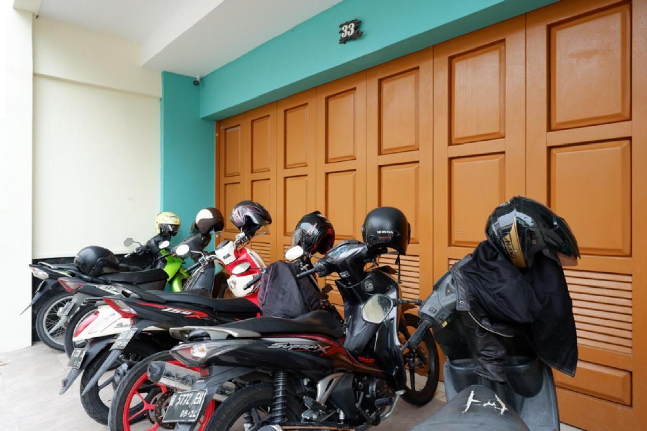 Reddoorz Hostel Near Kota Lama Semarang Exteriör bild