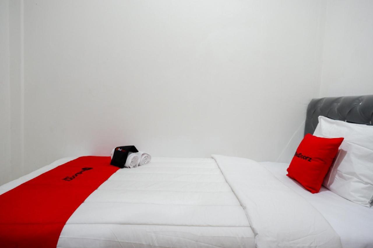 Reddoorz Hostel Near Kota Lama Semarang Exteriör bild